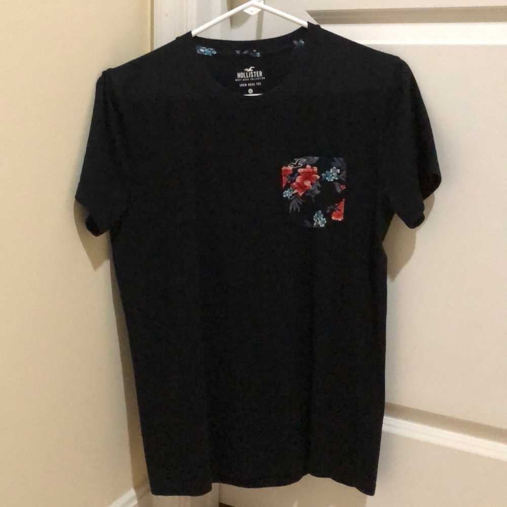 Hollister black Tee